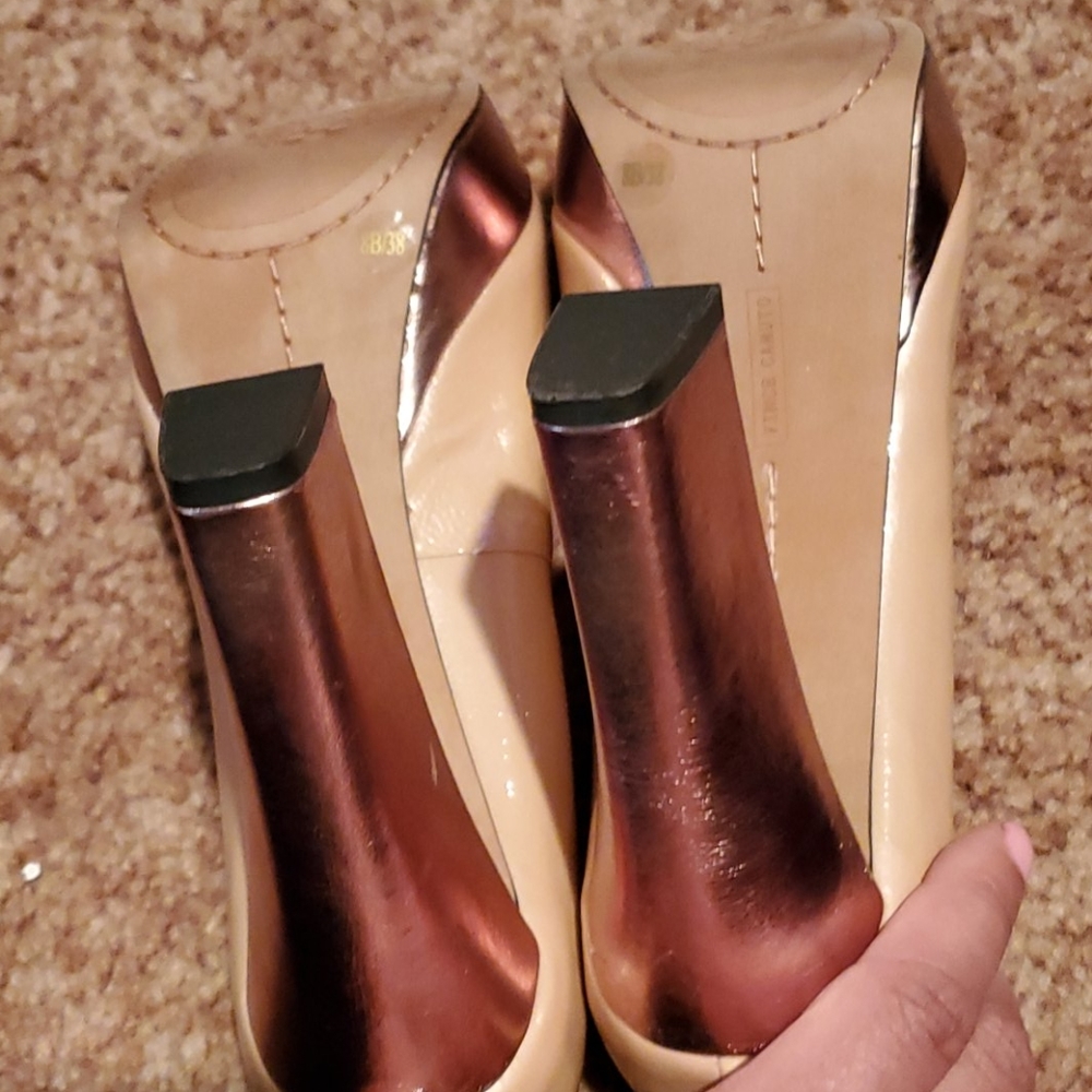 Heels - Picture 5 of 6